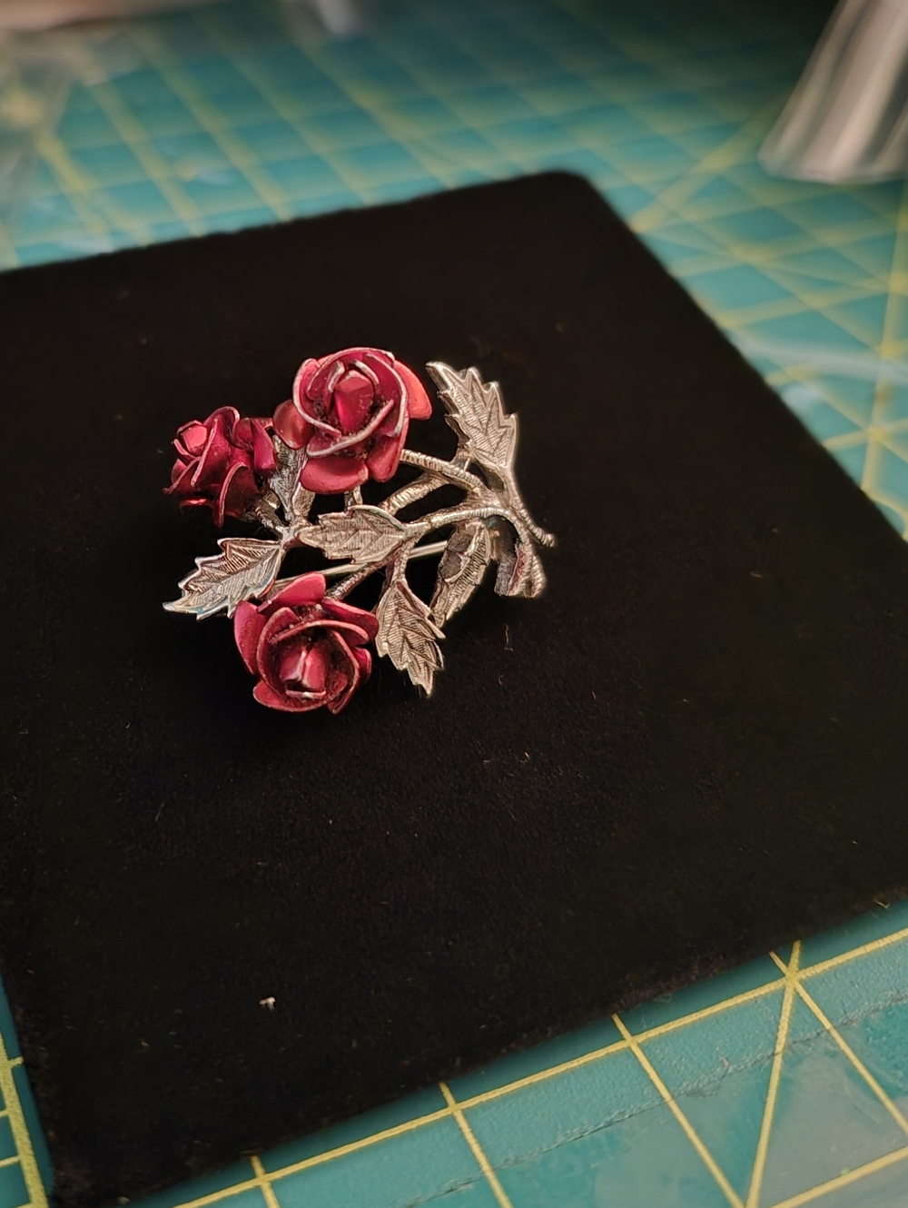 Vintage Detailed Silver Tone Red Rose Cluster Brooch Pin Clasp Women Jewelry